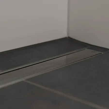 Apartment / Christ *