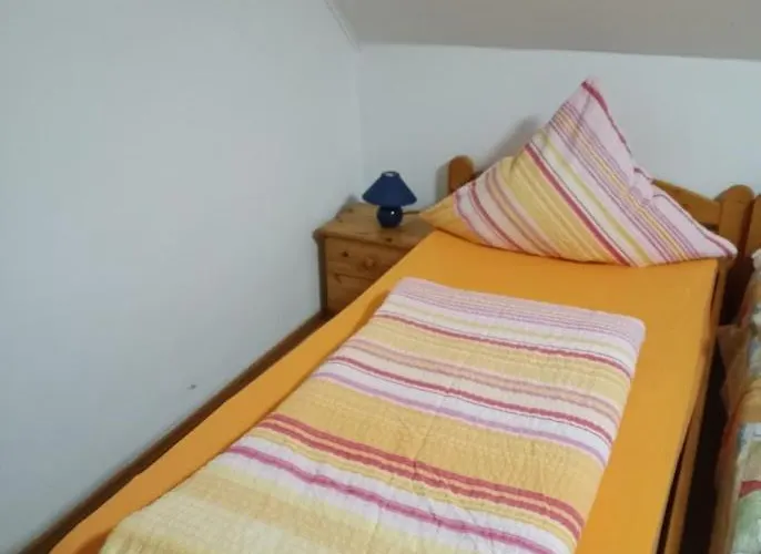 Apartment / Christ *